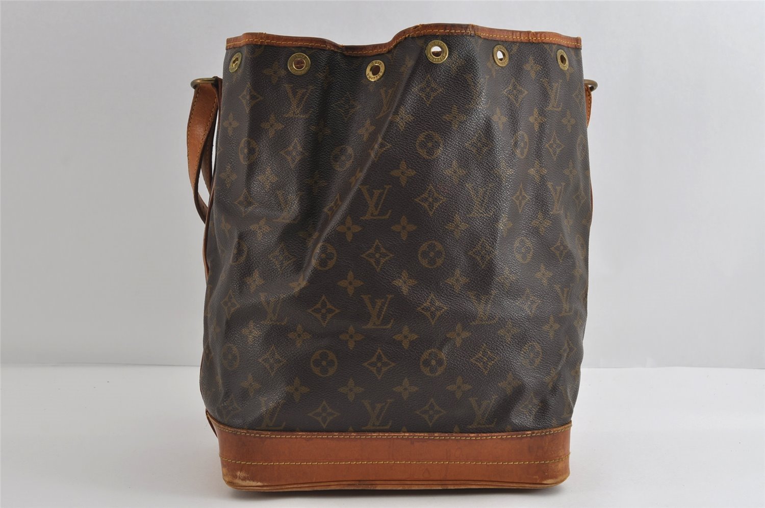 Authentic Louis Vuitton Monogram Noe Shoulder Drawstring Bag M42224 LV 8839I