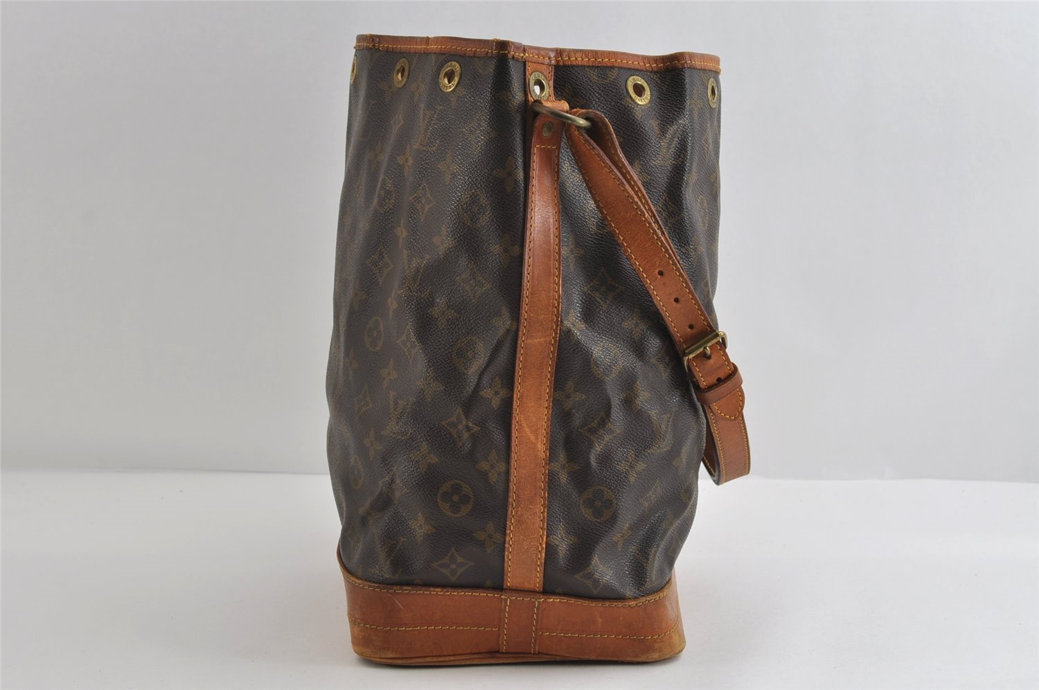 Authentic Louis Vuitton Monogram Noe Shoulder Drawstring Bag M42224 LV 8839I