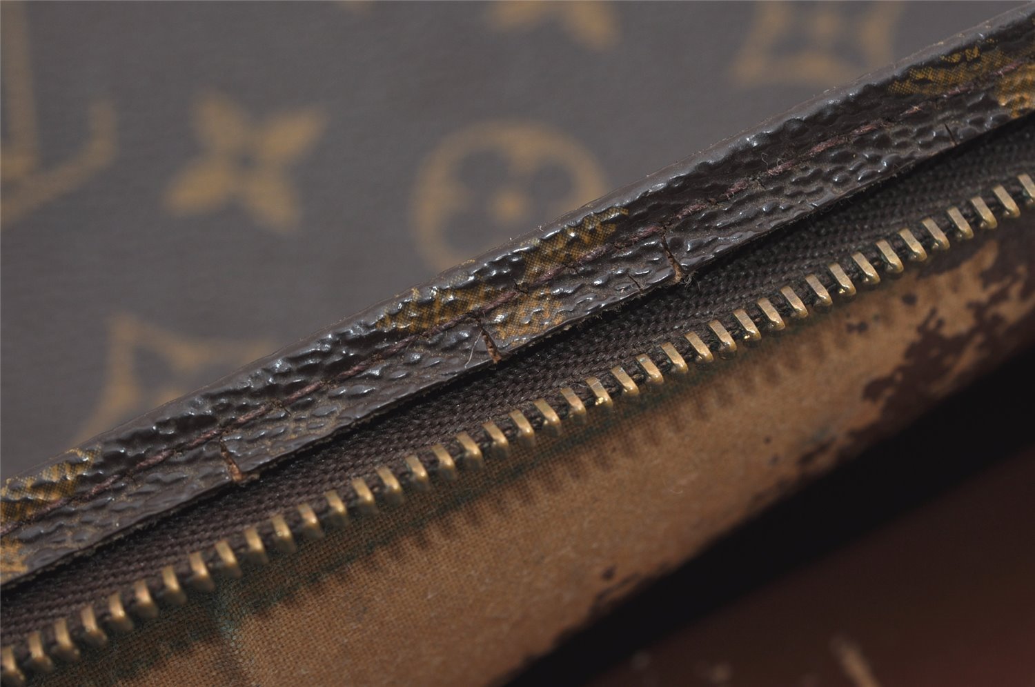 Authentic Louis Vuitton Monogram Poche Toilette 26 M47542 Cosmetics Pouch 8842I