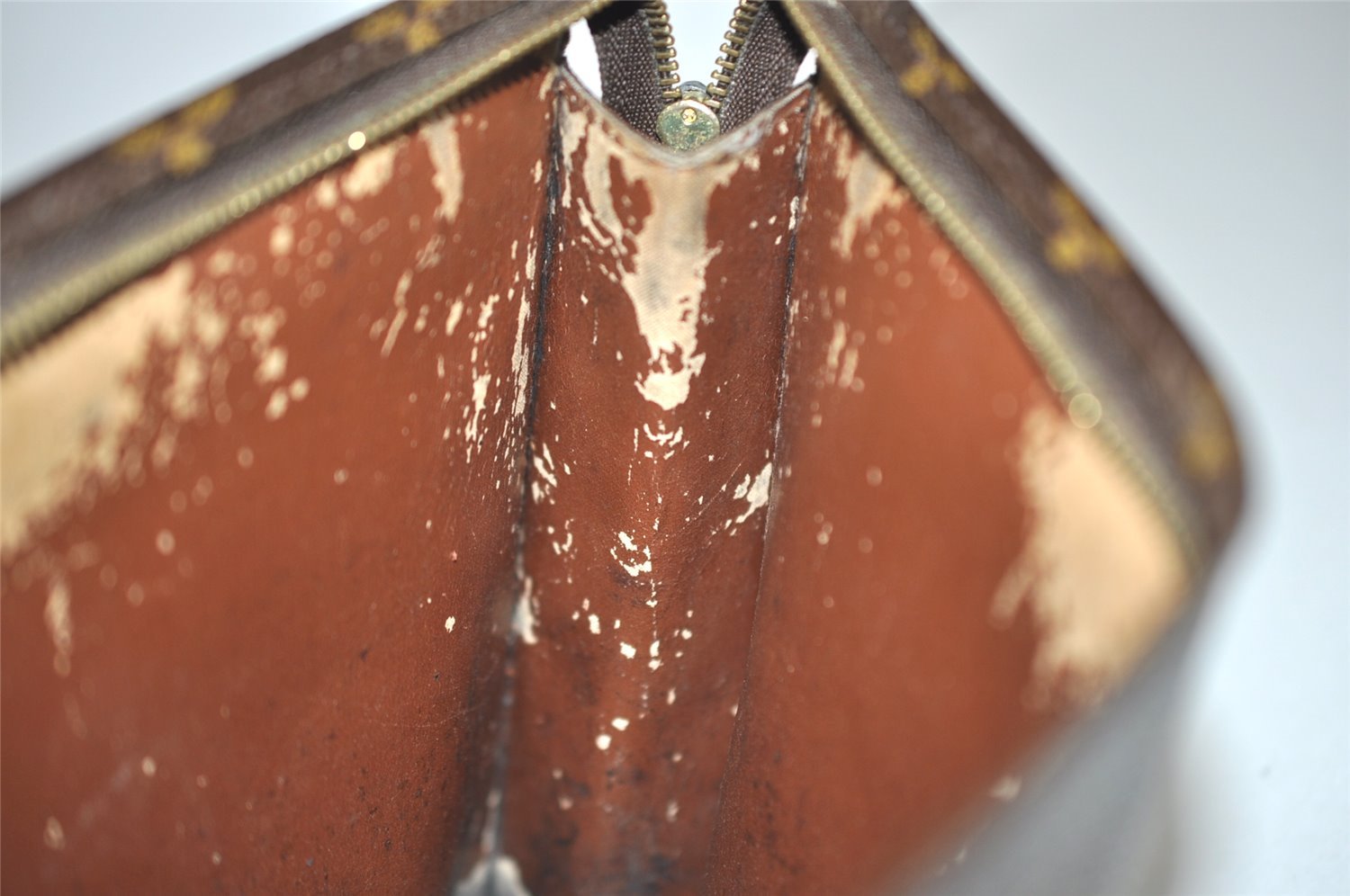 Authentic Louis Vuitton Monogram Poche Toilette 26 M47542 Cosmetics Pouch 8842I