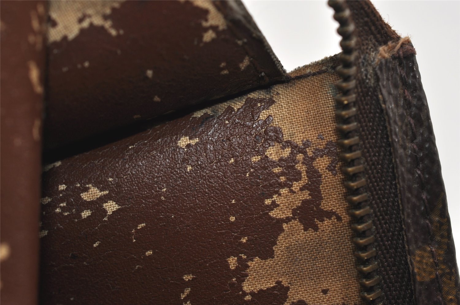 Authentic Louis Vuitton Monogram Poche Toilette 26 M47542 Cosmetics Pouch 8842I