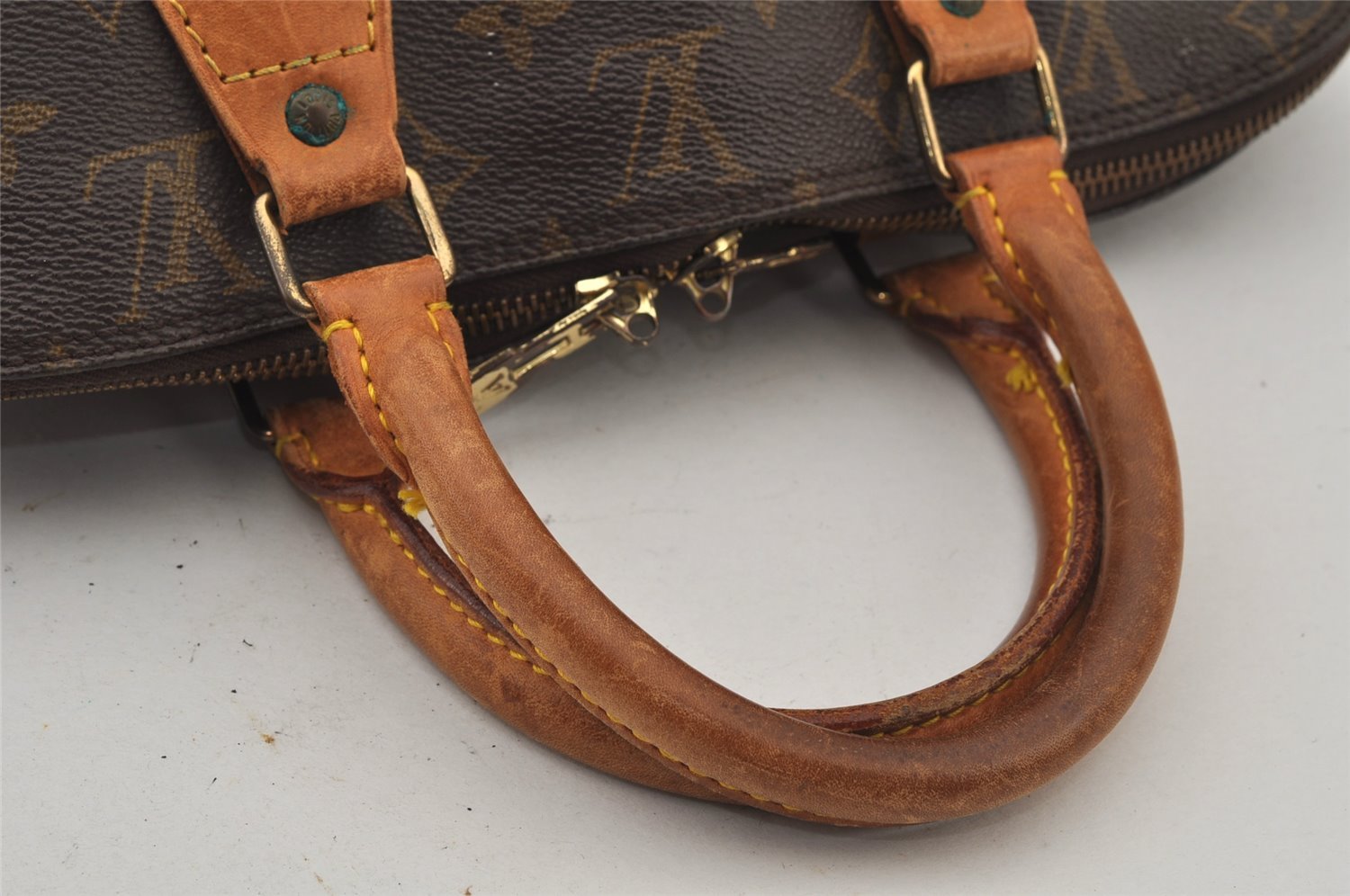 Authentic Louis Vuitton Monogram Alma Hand Bag Purse M51130 LV 8845J