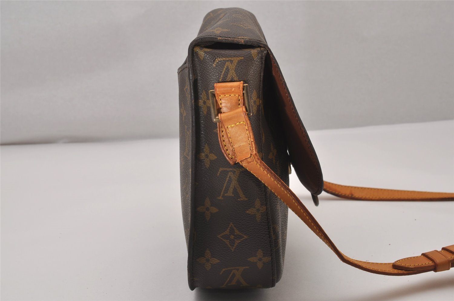 Authentic Louis Vuitton Monogram Saint Cloud GM M51242 Shoulder Bag Junk 8853I