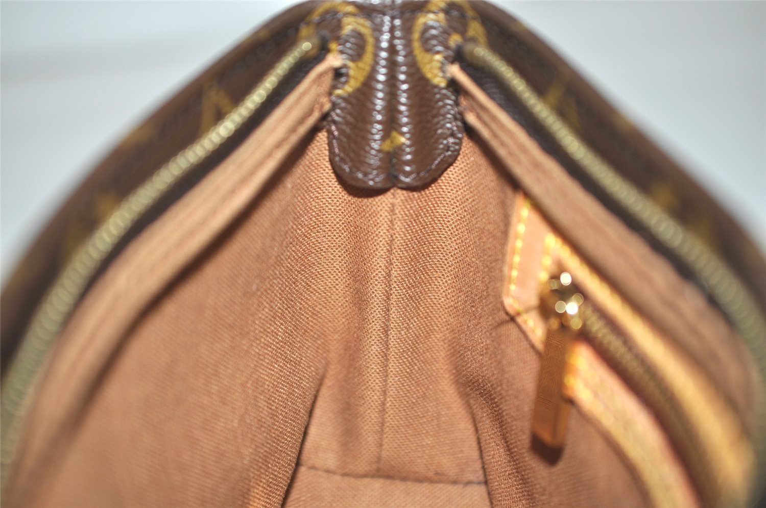 Authentic Louis Vuitton Monogram Trotteur Shoulder Cross Bag M51240 LV 8853J