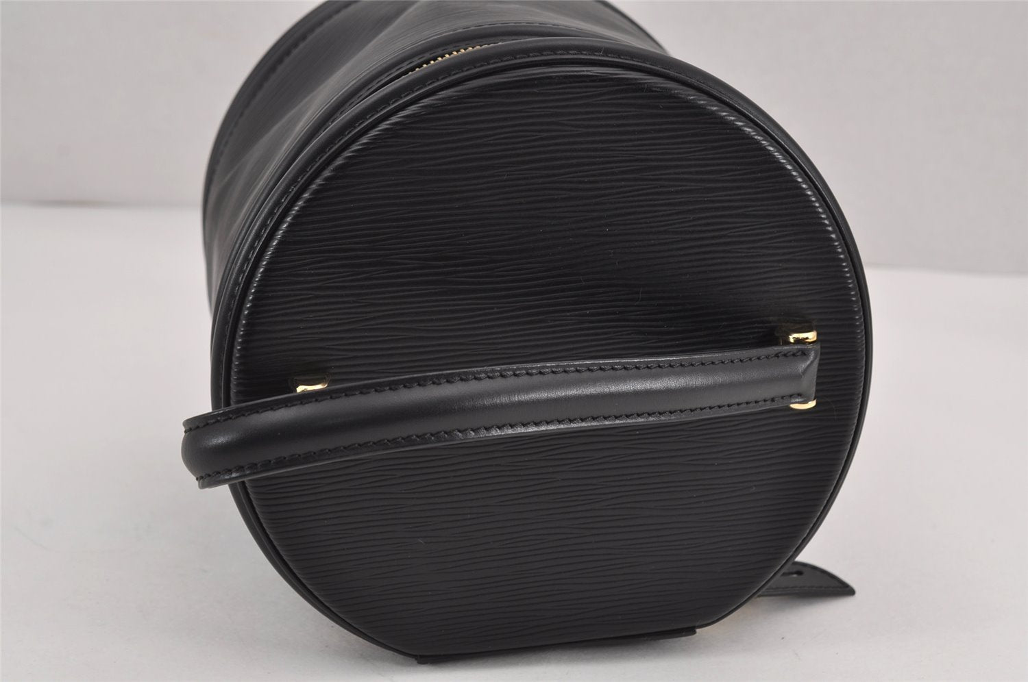 Authentic Louis Vuitton Epi Cannes Cosmetic Hand Bag Purse Black M48032 LV 8854J
