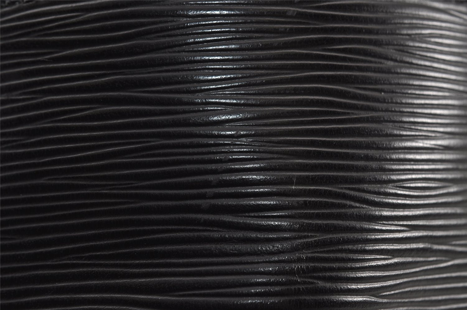 Authentic Louis Vuitton Epi Cannes Cosmetic Hand Bag Purse Black M48032 LV 8854J