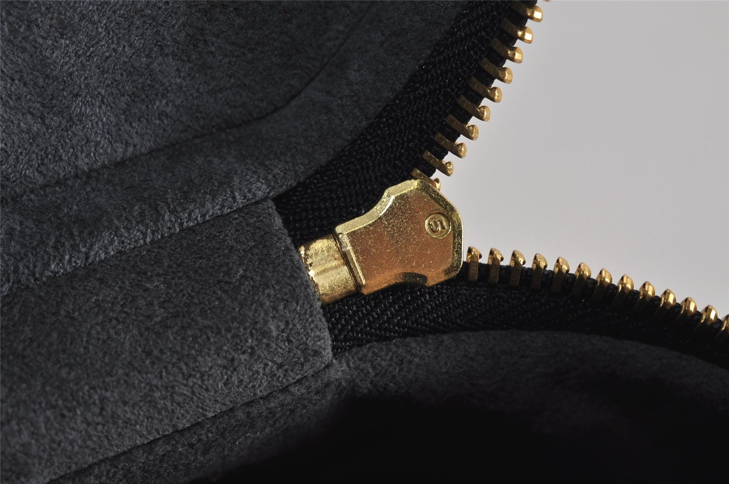 Authentic Louis Vuitton Epi Cannes Cosmetic Hand Bag Purse Black M48032 LV 8854J