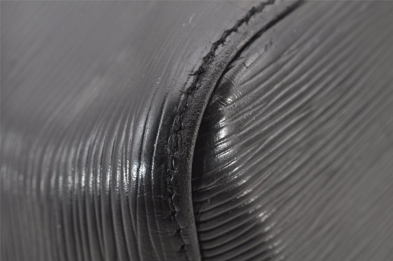 Authentic Louis Vuitton Epi Petit Noe Shoulder Drawstring Bag M59012 Black 8855I