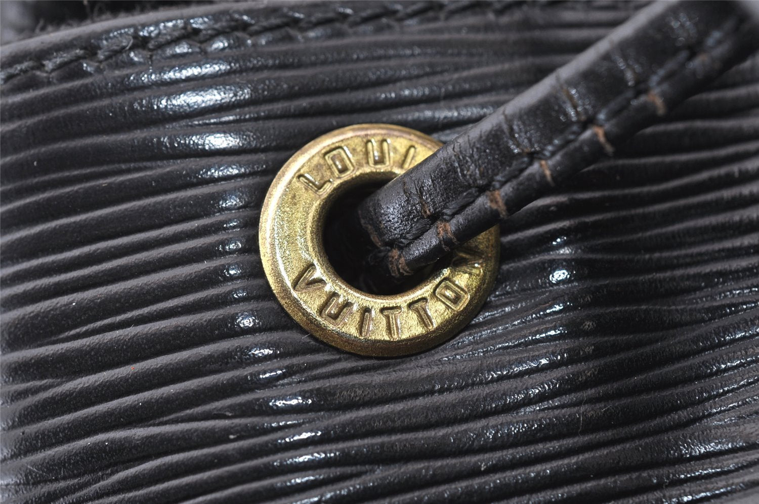 Authentic Louis Vuitton Epi Petit Noe Shoulder Drawstring Bag M59012 Black 8855I