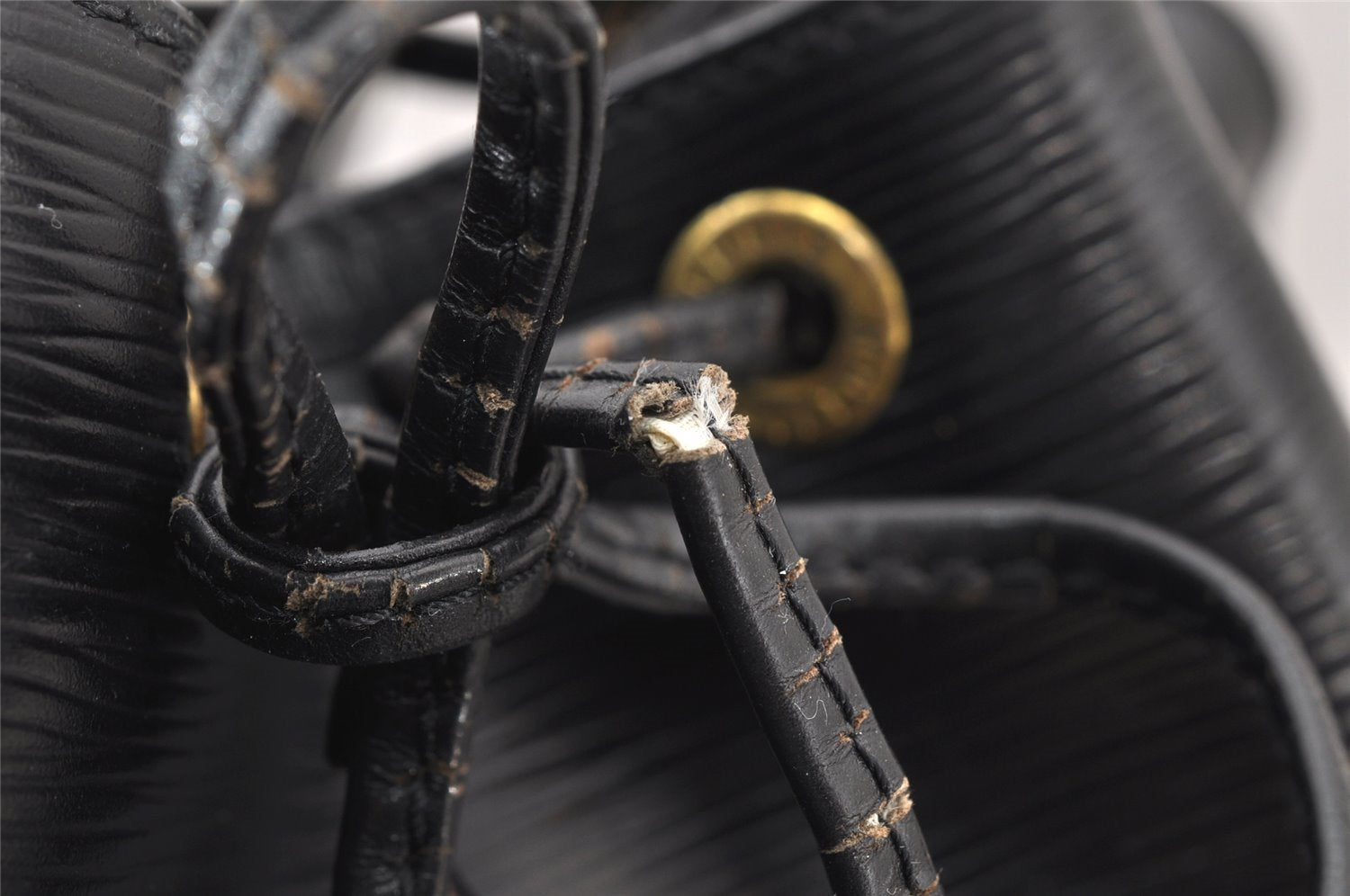 Authentic Louis Vuitton Epi Petit Noe Shoulder Drawstring Bag M59012 Black 8855I