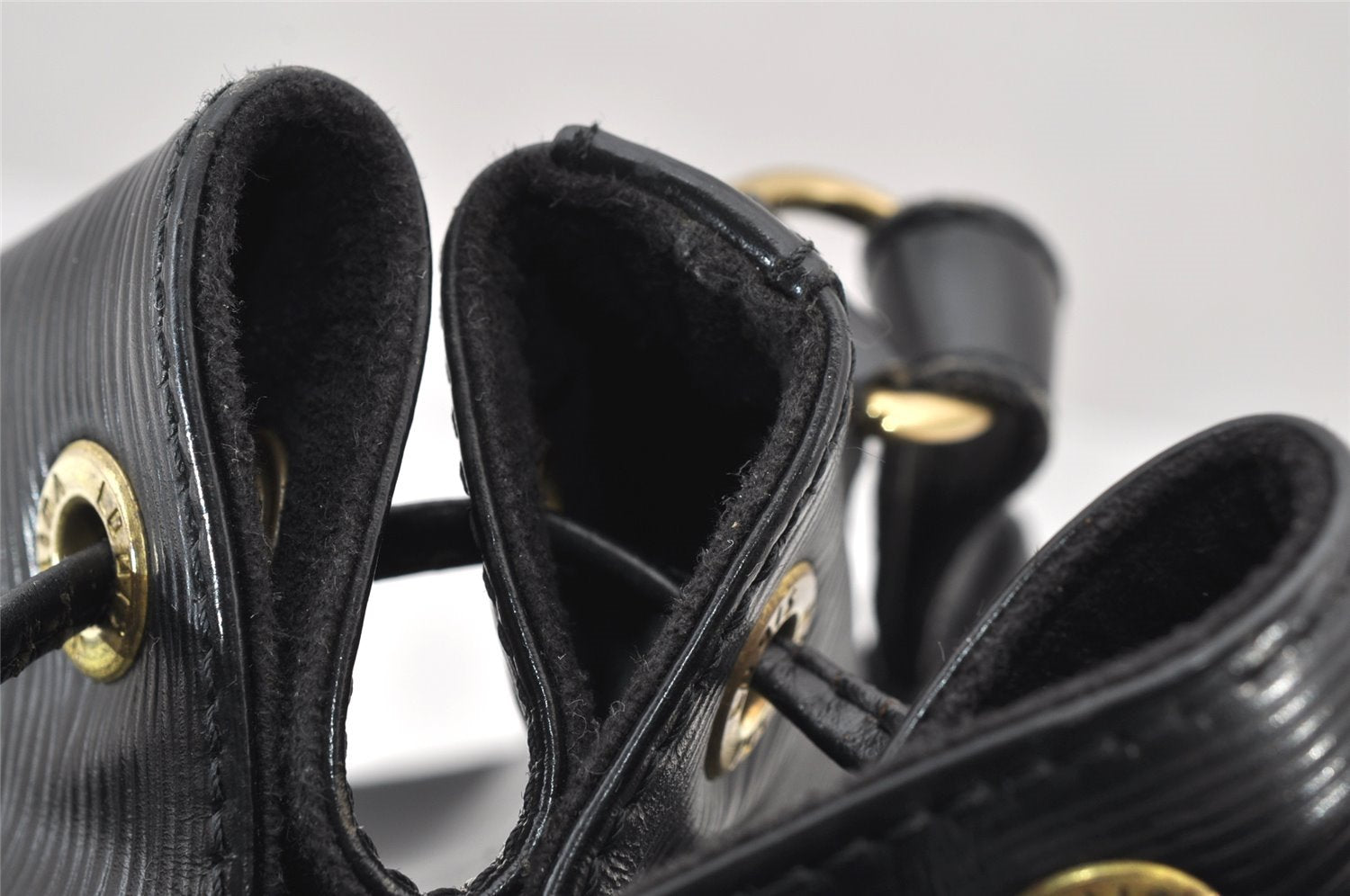 Authentic Louis Vuitton Epi Petit Noe Shoulder Drawstring Bag M59012 Black 8855I