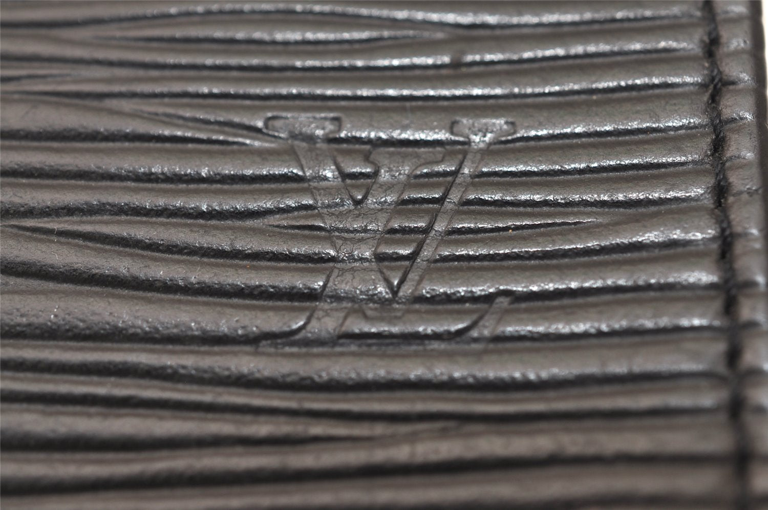 Authentic Louis Vuitton Epi Multicles 4 Key Case Black M63822 LV 8855J