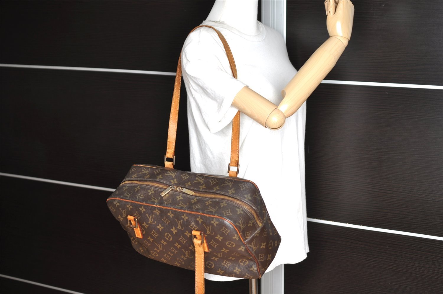 Authentic Louis Vuitton Monogram Cite GM Shoulder Bag M51181 LV Junk 8860I