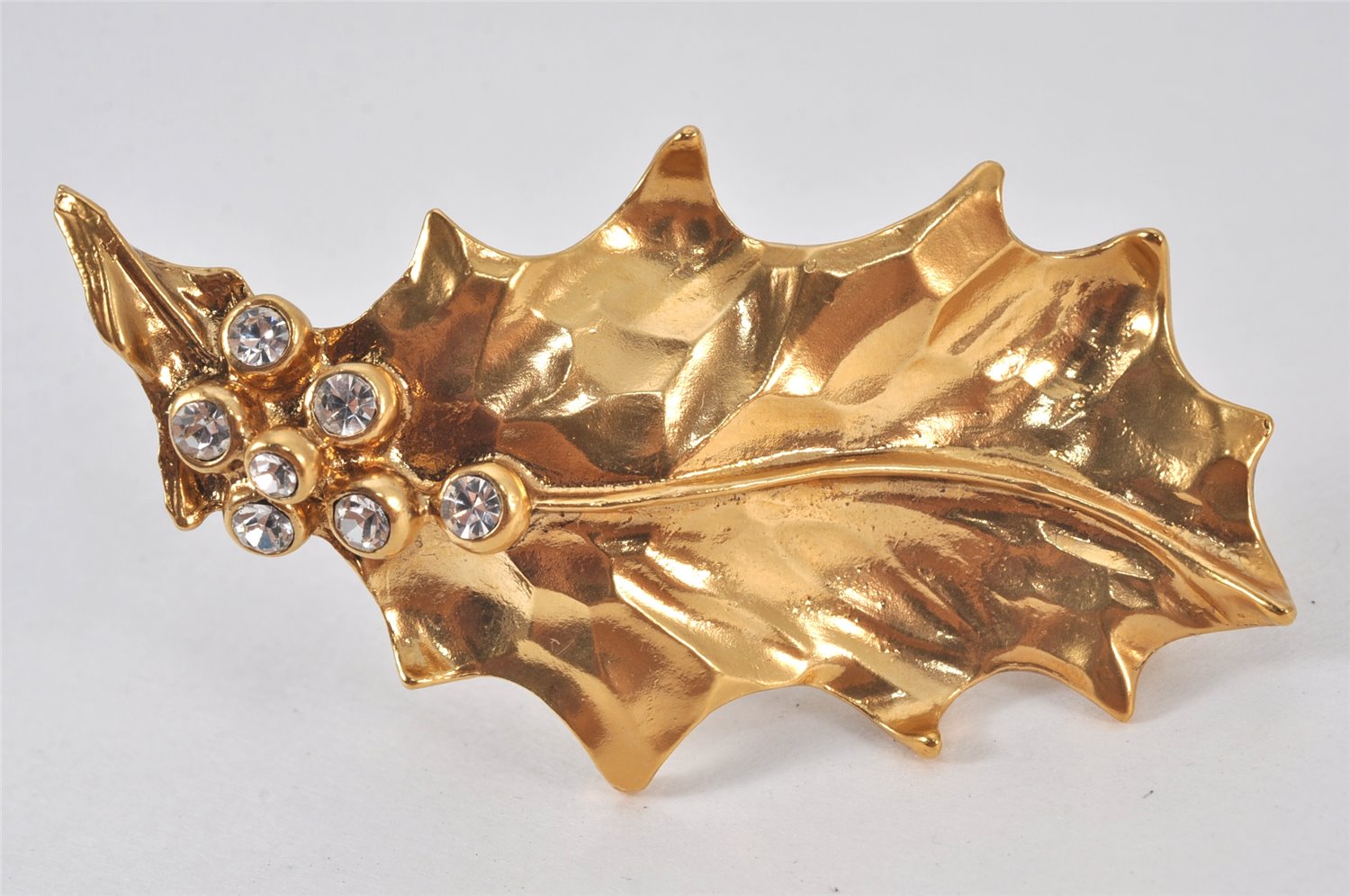 Authentic YVES SAINT LAURENT Rhinestone Leaf Motif Brooch Gold Tone 8863K