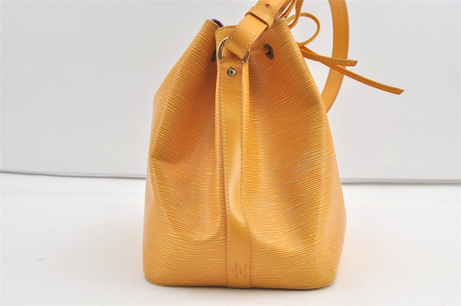 Authentic Louis Vuitton Epi Petit Noe Drawstring Bag Yellow M44109 LV 8866J