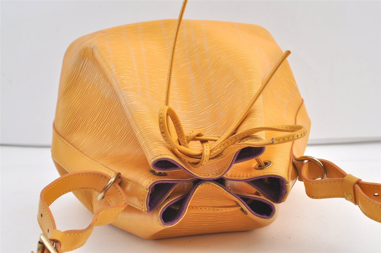 Authentic Louis Vuitton Epi Petit Noe Drawstring Bag Yellow M44109 LV 8866J