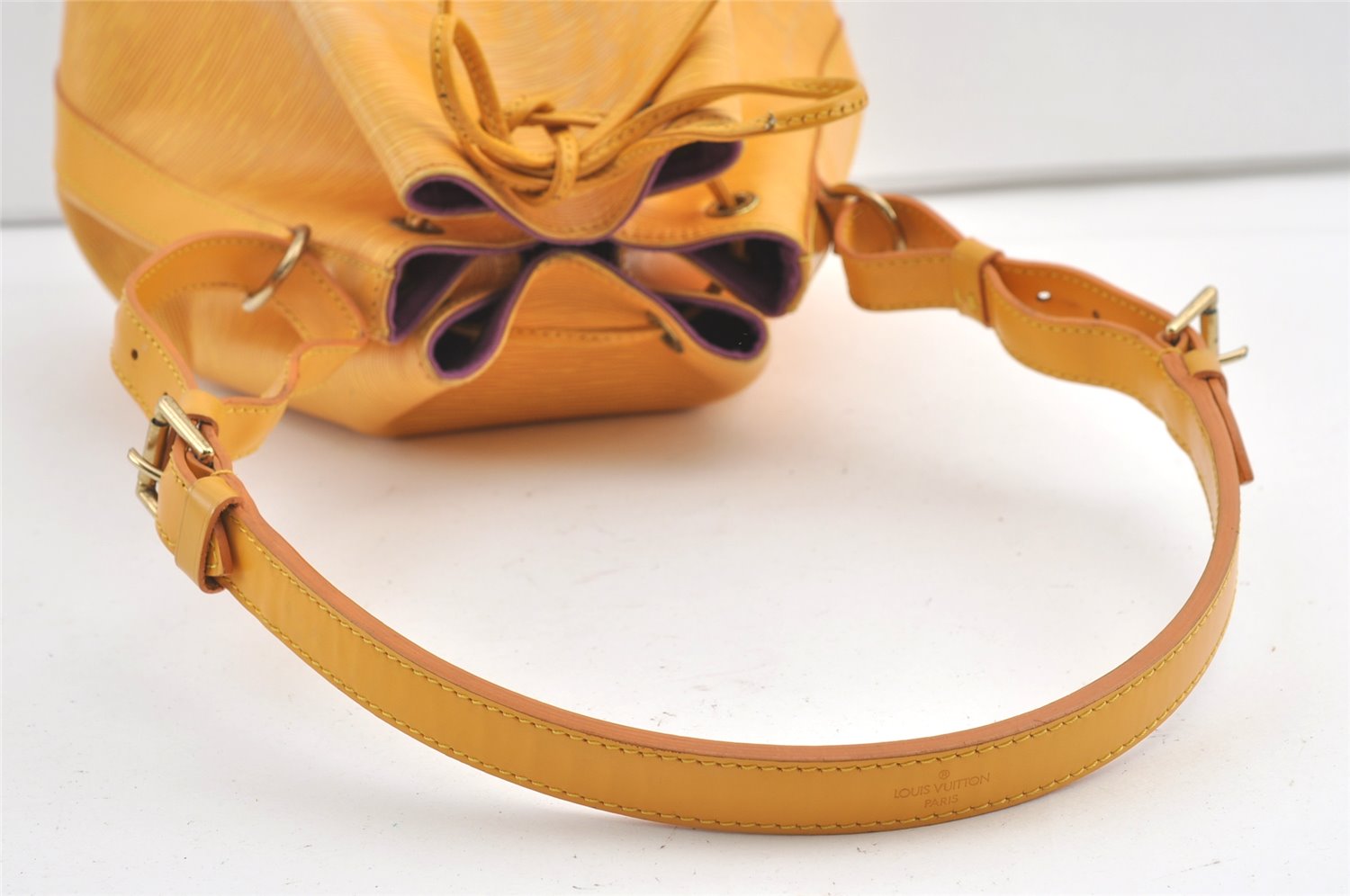 Authentic Louis Vuitton Epi Petit Noe Drawstring Bag Yellow M44109 LV 8866J