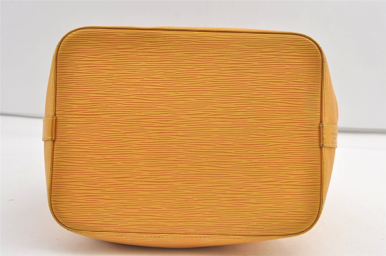 Authentic Louis Vuitton Epi Petit Noe Drawstring Bag Yellow M44109 LV 8866J