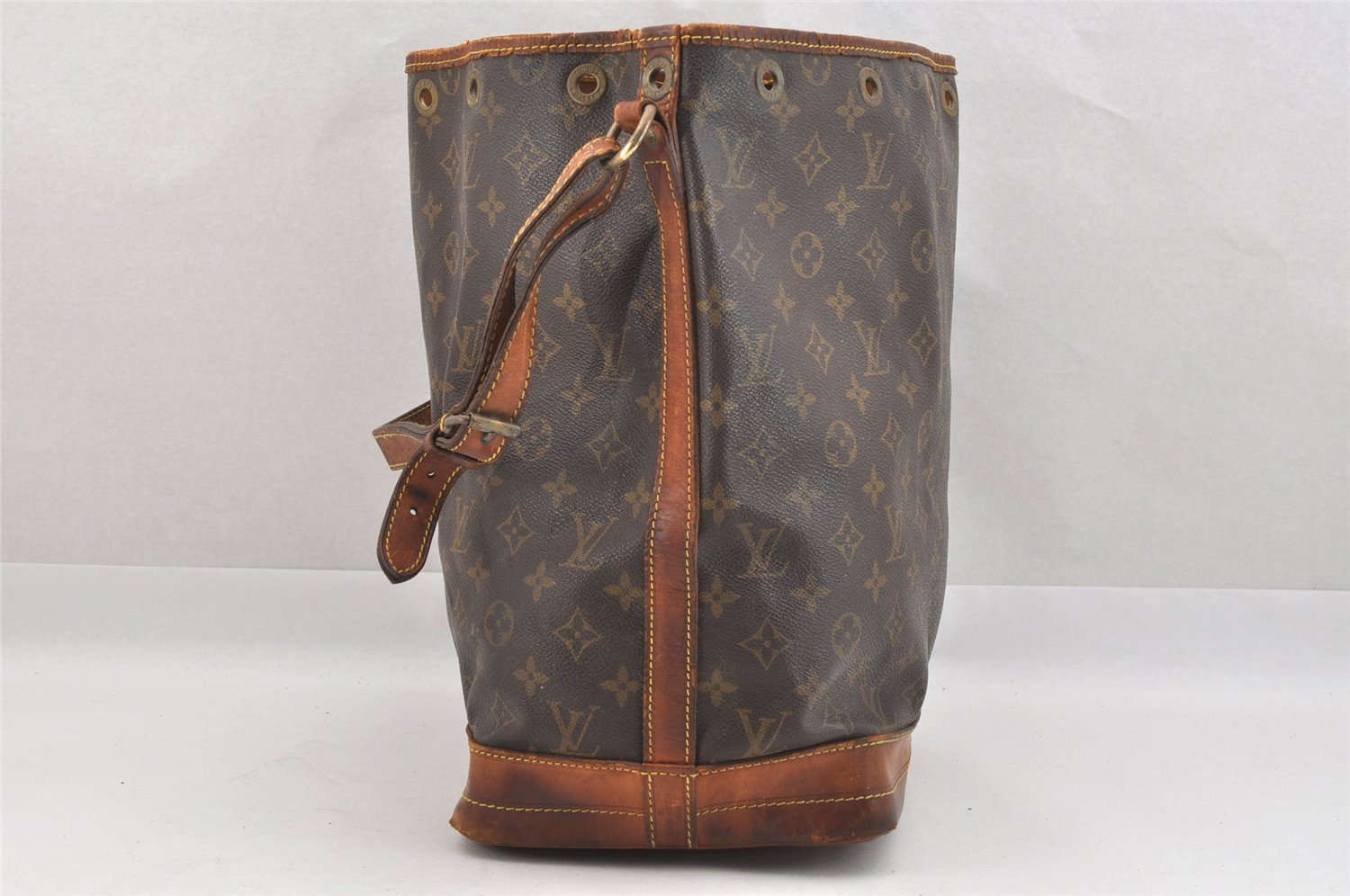 Authentic Louis Vuitton Monogram Noe Shoulder Drawstring Bag M42224 LV 8870I