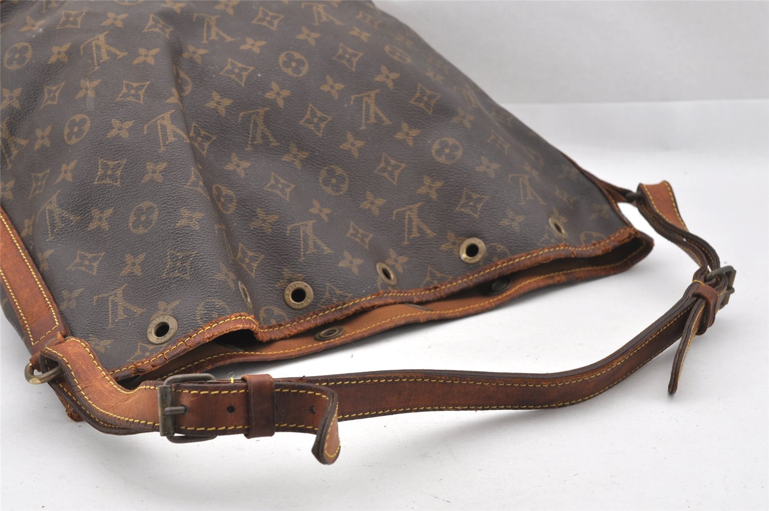 Authentic Louis Vuitton Monogram Noe Shoulder Drawstring Bag M42224 LV 8870I