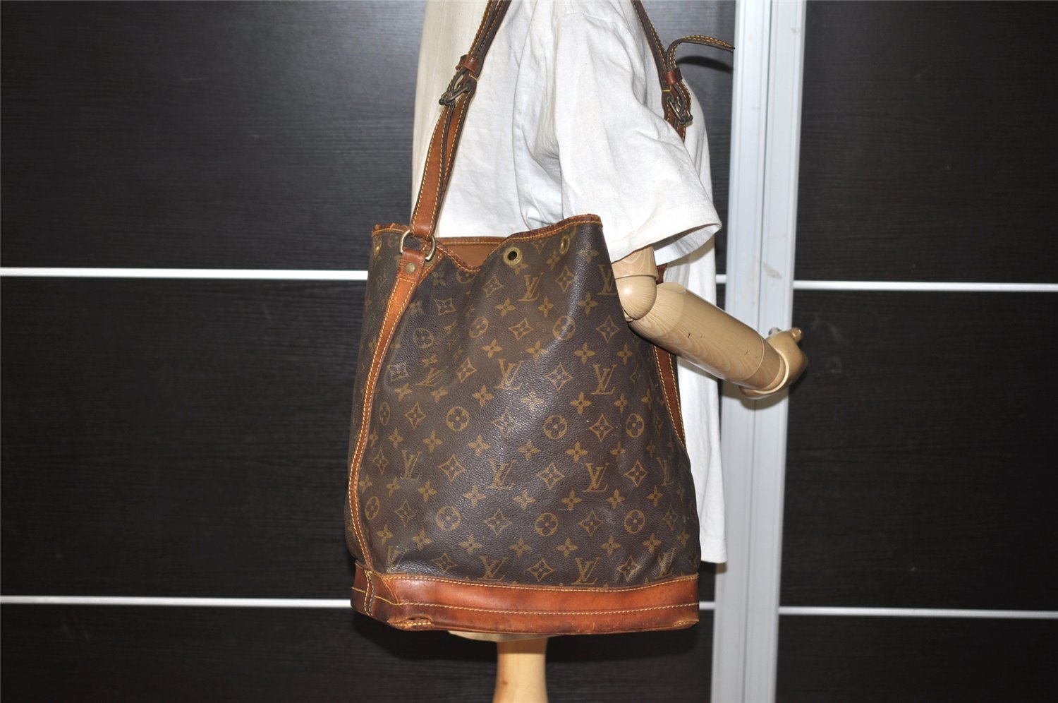 Authentic Louis Vuitton Monogram Noe Shoulder Drawstring Bag M42224 LV 8870I