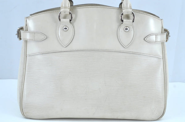 Authentic Louis Vuitton Epi Passy PM Hand Bag Purse White M5926J LV 8873G