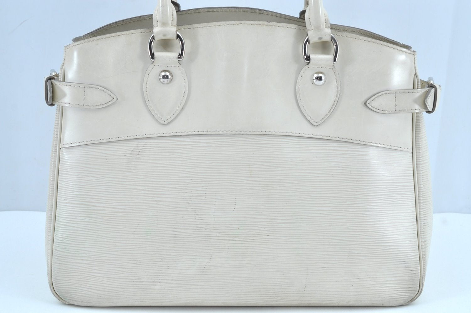 Authentic Louis Vuitton Epi Passy PM Hand Bag Purse White M5926J LV 8873G