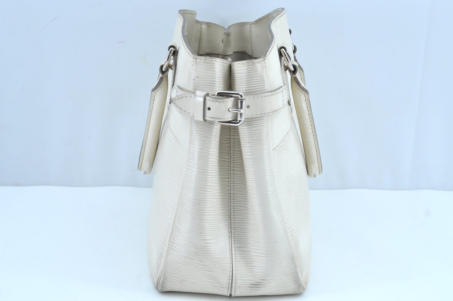 Authentic Louis Vuitton Epi Passy PM Hand Bag Purse White M5926J LV 8873G