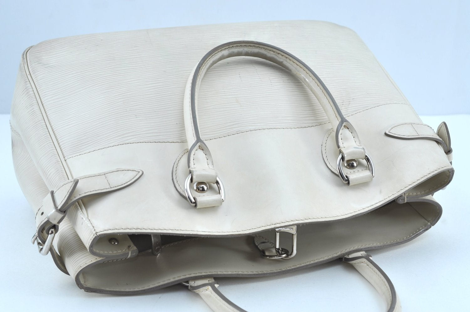 Authentic Louis Vuitton Epi Passy PM Hand Bag Purse White M5926J LV 8873G