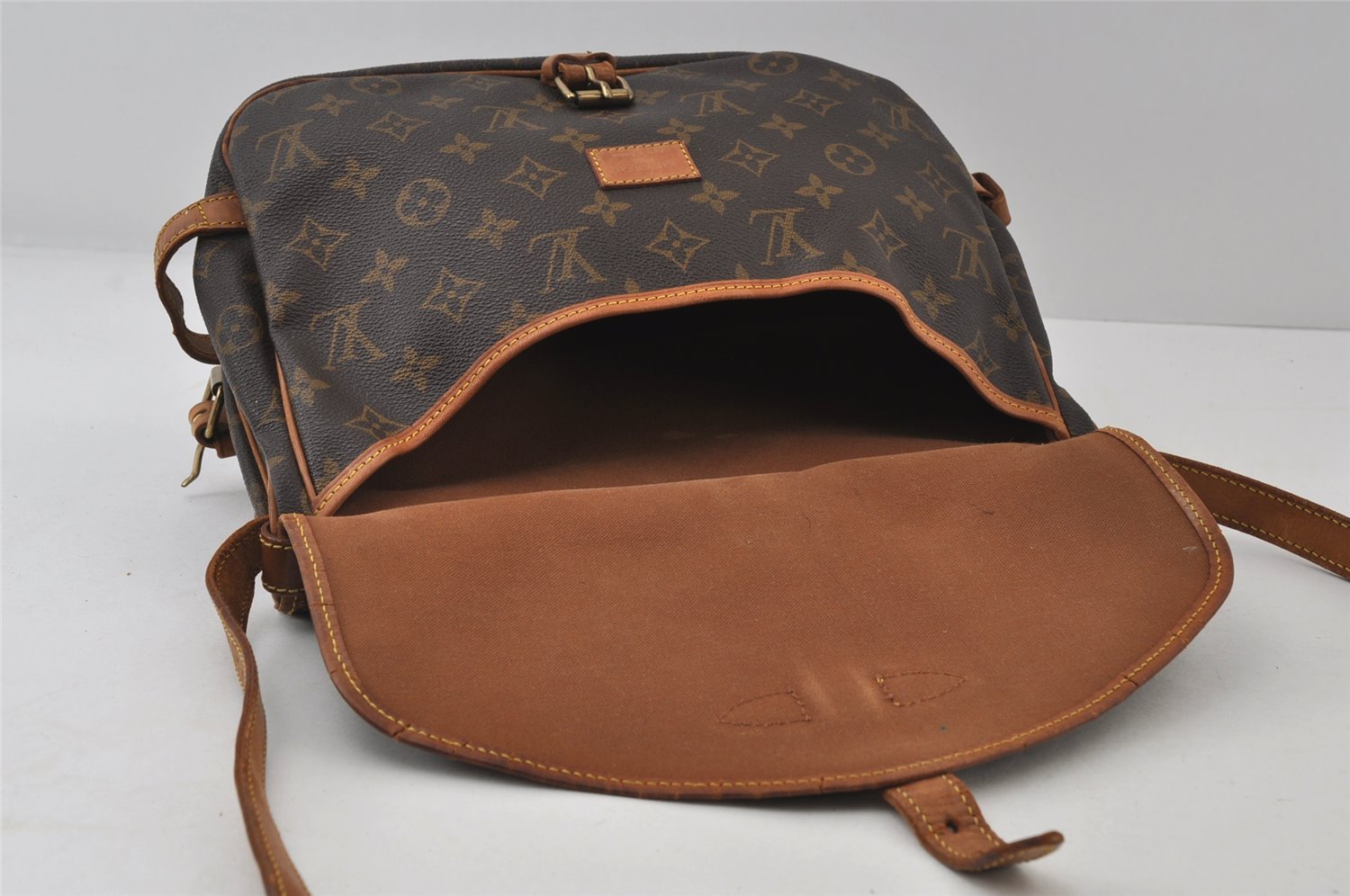 Authentic Louis Vuitton Monogram Saumur 30 Shoulder Cross Bag M42256 LV 8875I