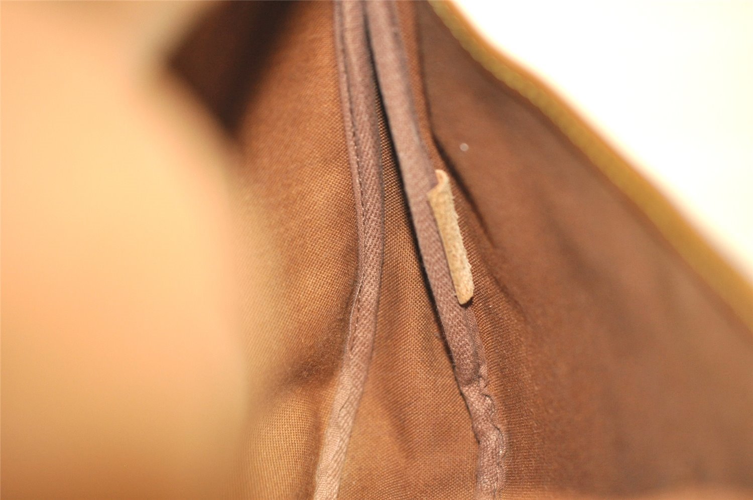 Authentic Louis Vuitton Monogram Saumur 30 Shoulder Cross Bag M42256 LV 8875I