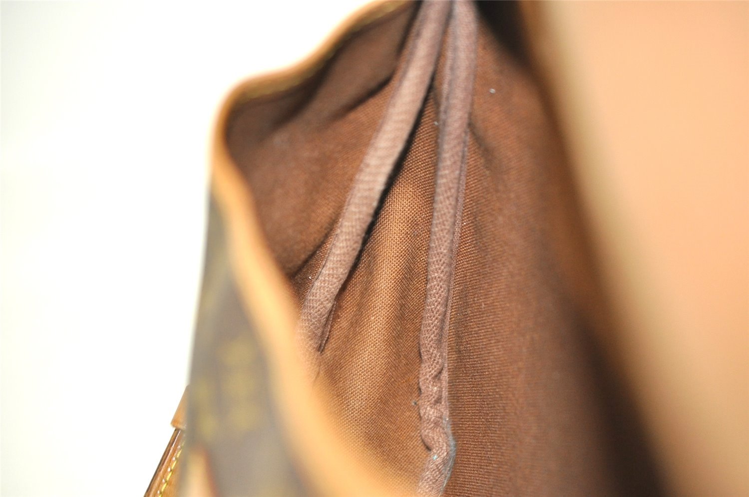 Authentic Louis Vuitton Monogram Saumur 30 Shoulder Cross Bag M42256 LV 8875I