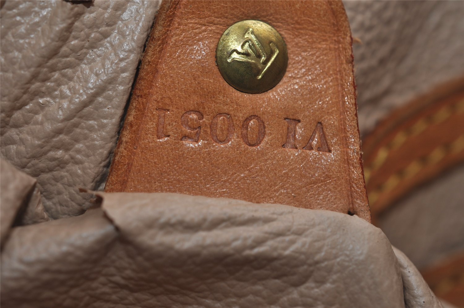 Authentic Louis Vuitton Monogram Bucket PM Shoulder Tote Bag M42238 LV 8876I