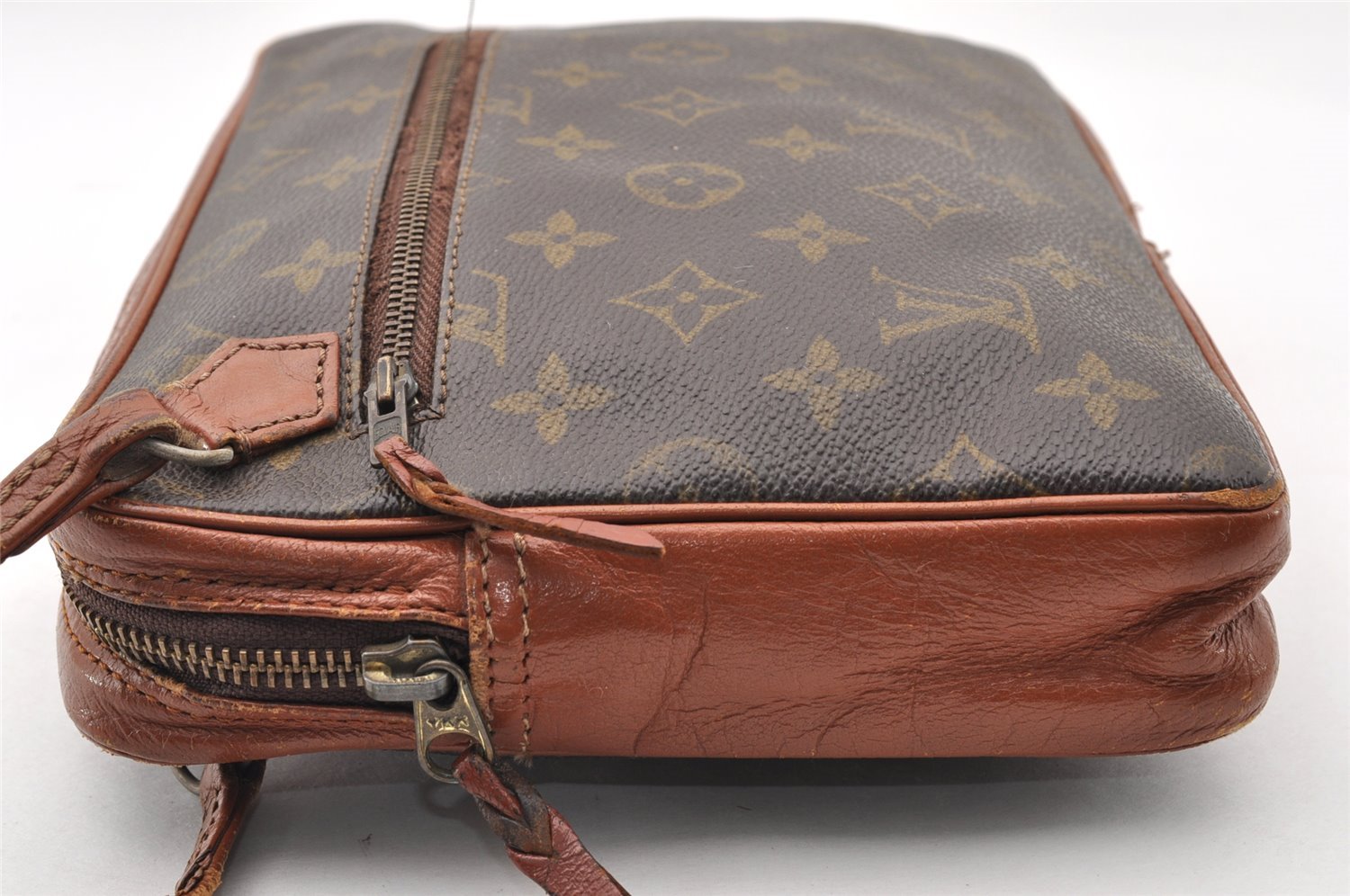 Authentic Louis Vuitton Monogram Pochette Sport Clutch Hand Bag Old Model 8877I