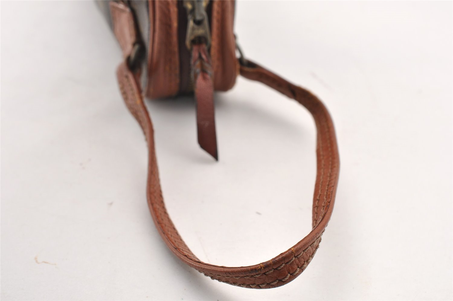 Authentic Louis Vuitton Monogram Pochette Sport Clutch Hand Bag Old Model 8877I