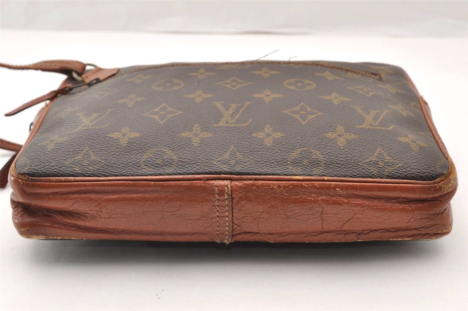 Authentic Louis Vuitton Monogram Pochette Sport Clutch Hand Bag Old Model 8877I