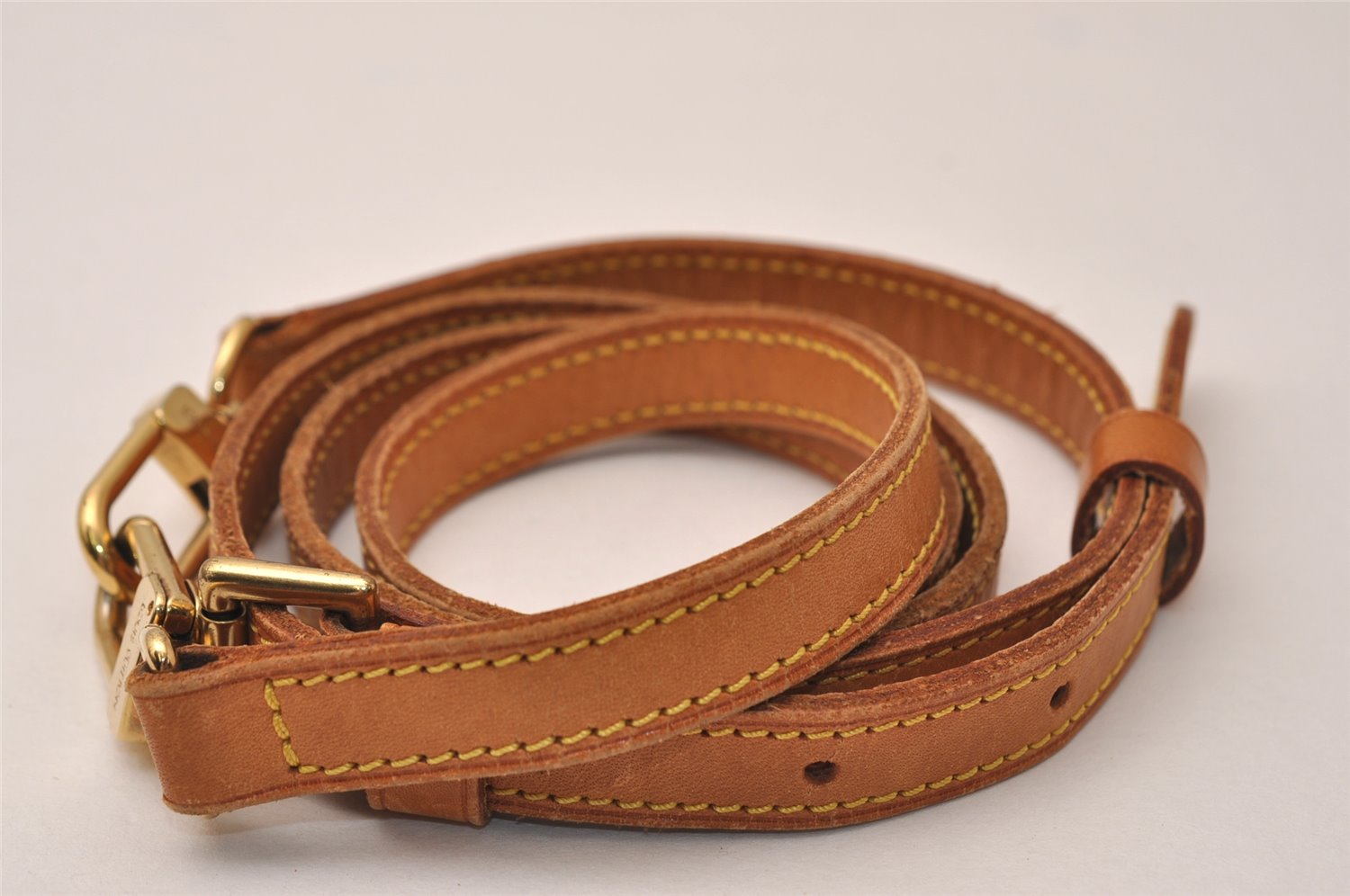 Authentic Louis Vuitton Leather Shoulder Strap Beige 40.6-47.6