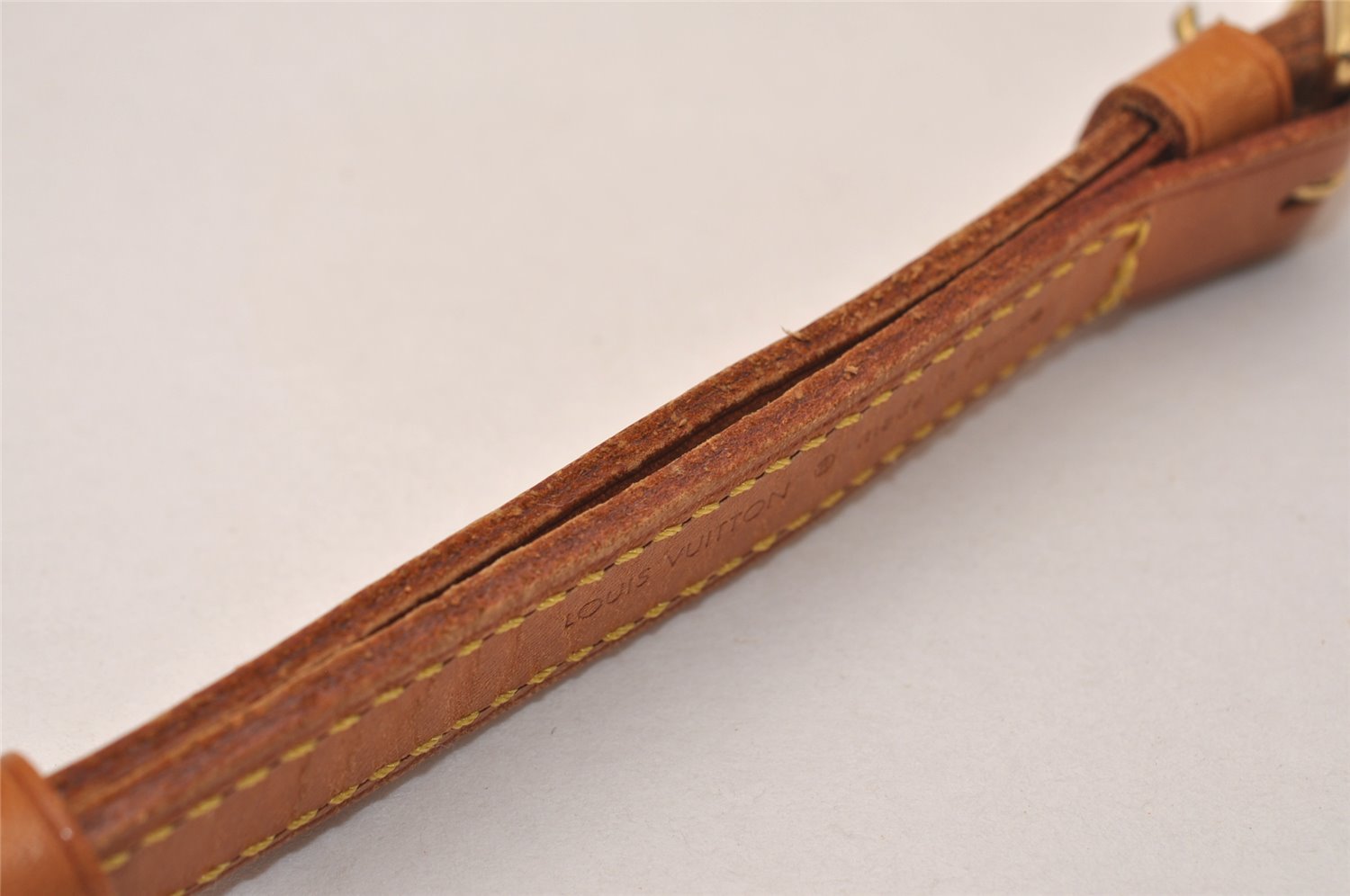 Authentic Louis Vuitton Leather Shoulder Strap Beige 40.6-47.6