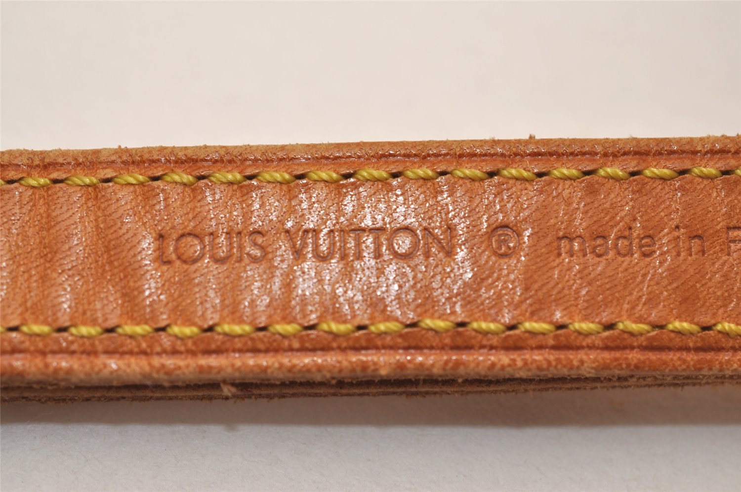 Authentic Louis Vuitton Leather Shoulder Strap Beige 40.6-47.6