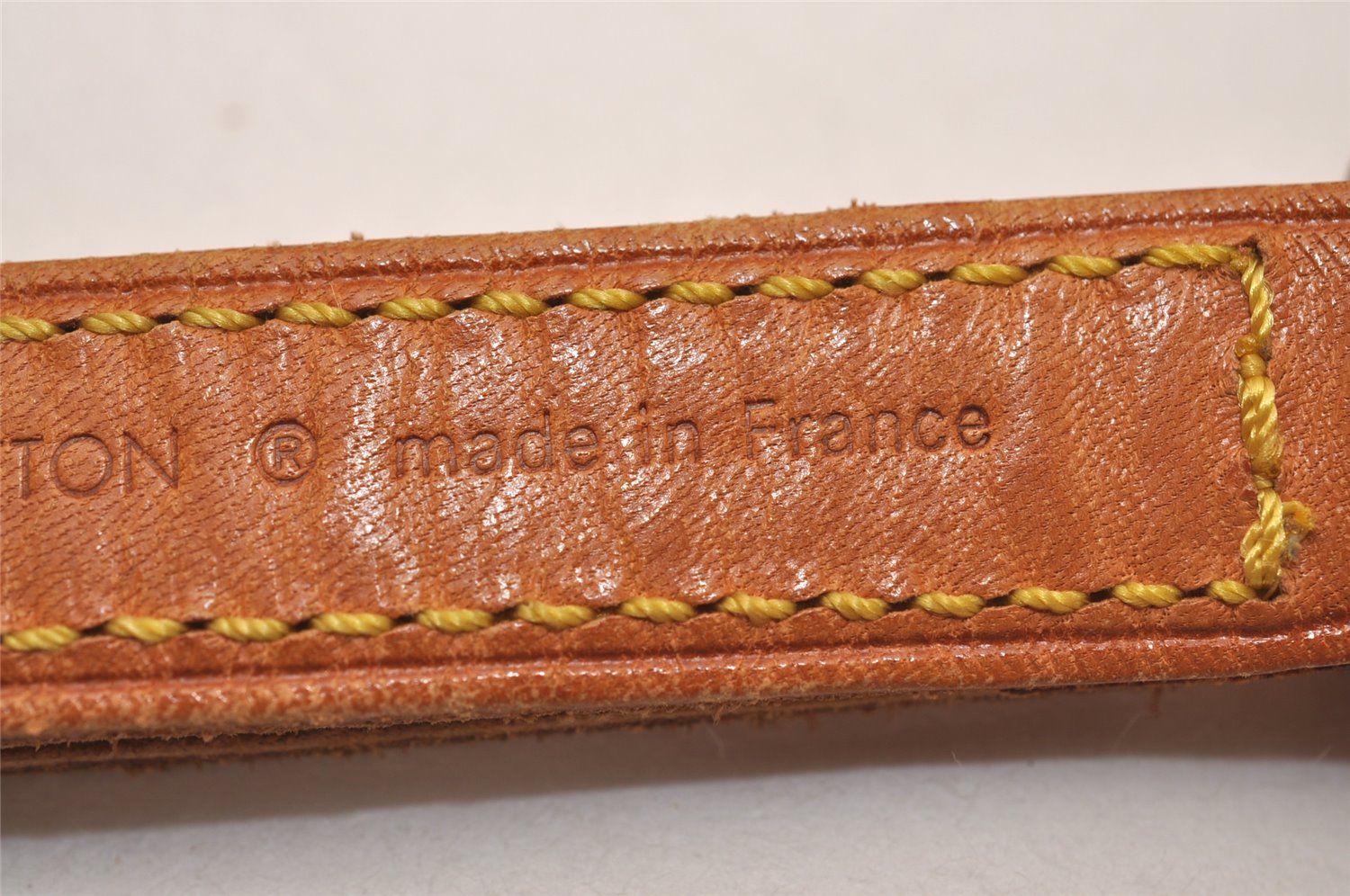 Authentic Louis Vuitton Leather Shoulder Strap Beige 40.6-47.6