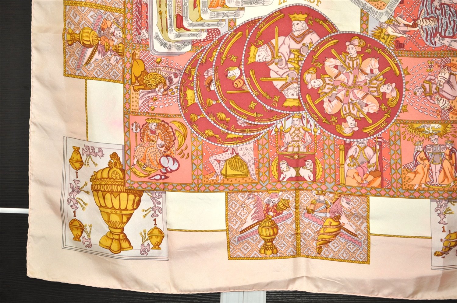 Authentic HERMES Carre 90 Scarf 