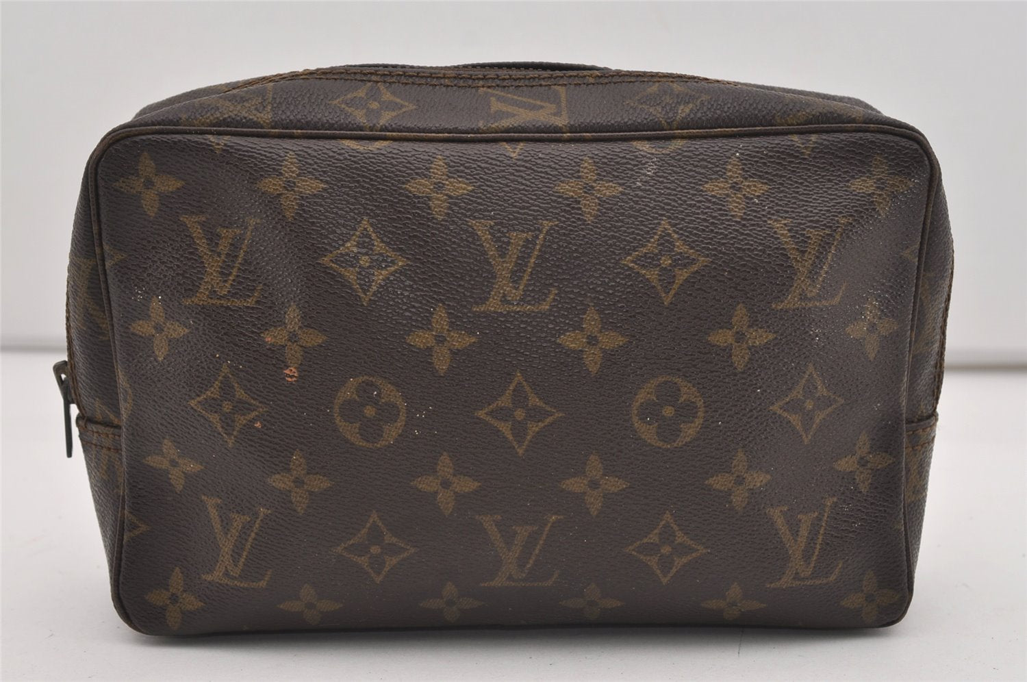 Auth Louis Vuitton Monogram Trousse Toilette 23 Clutch Hand Bag Old Model 8880I