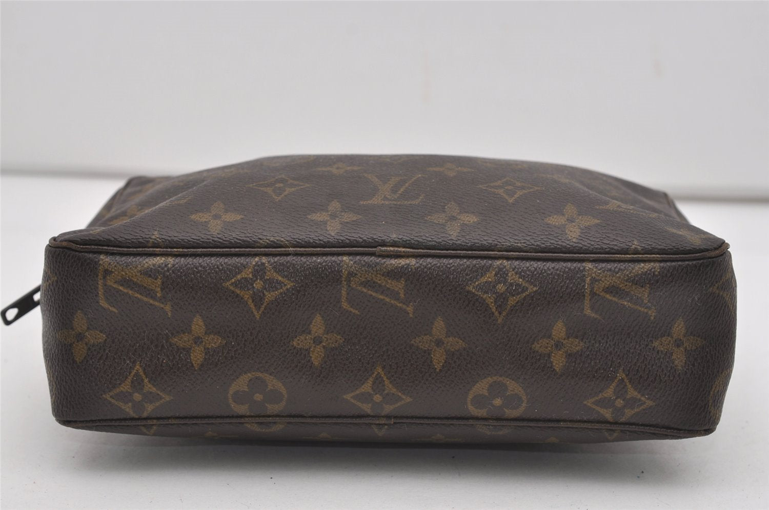 Auth Louis Vuitton Monogram Trousse Toilette 23 Clutch Hand Bag Old Model 8880I