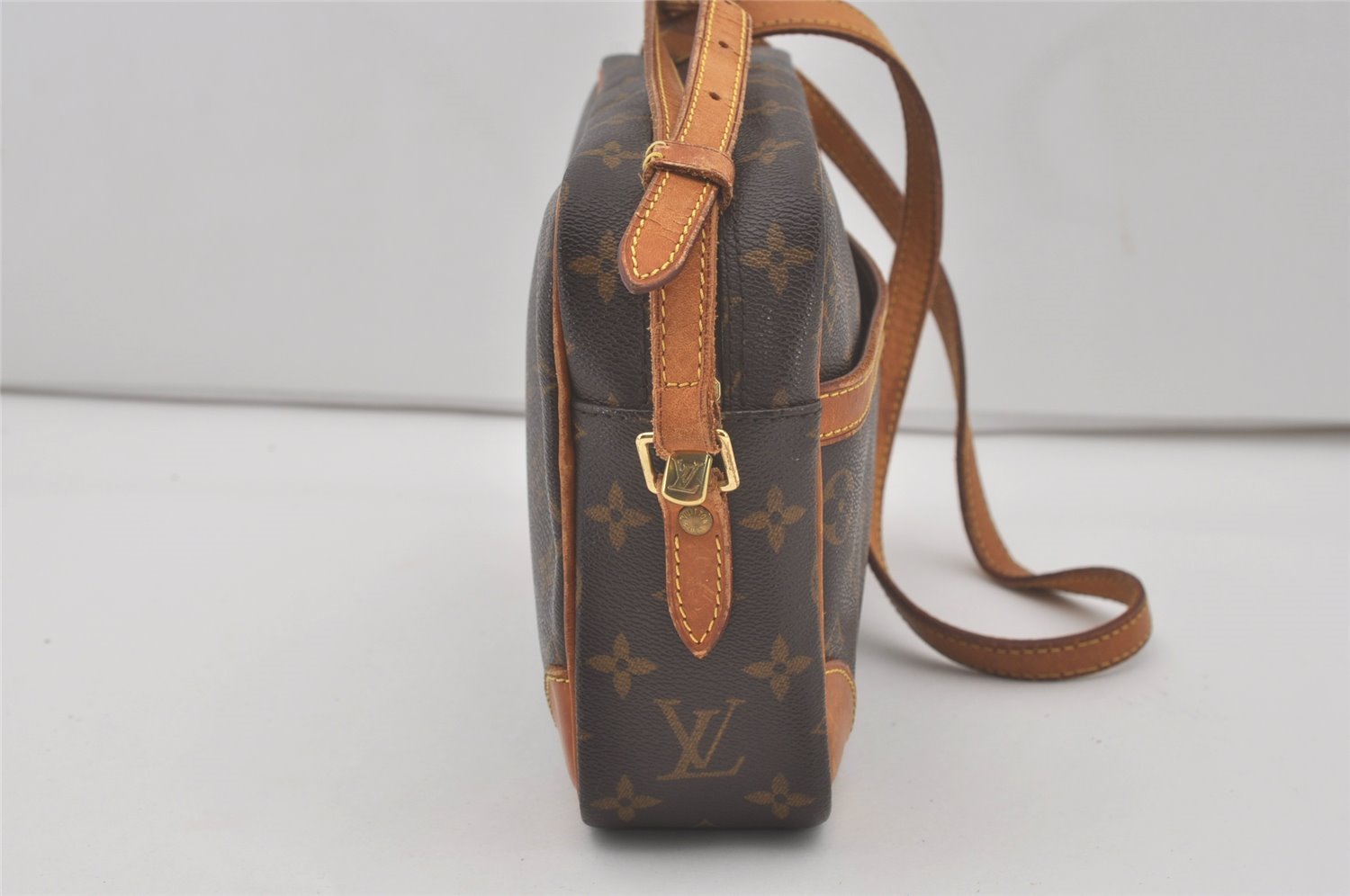 Authentic Louis Vuitton Monogram Trocadero 27 Shoulder Cross Bag M51274 LV 8882I