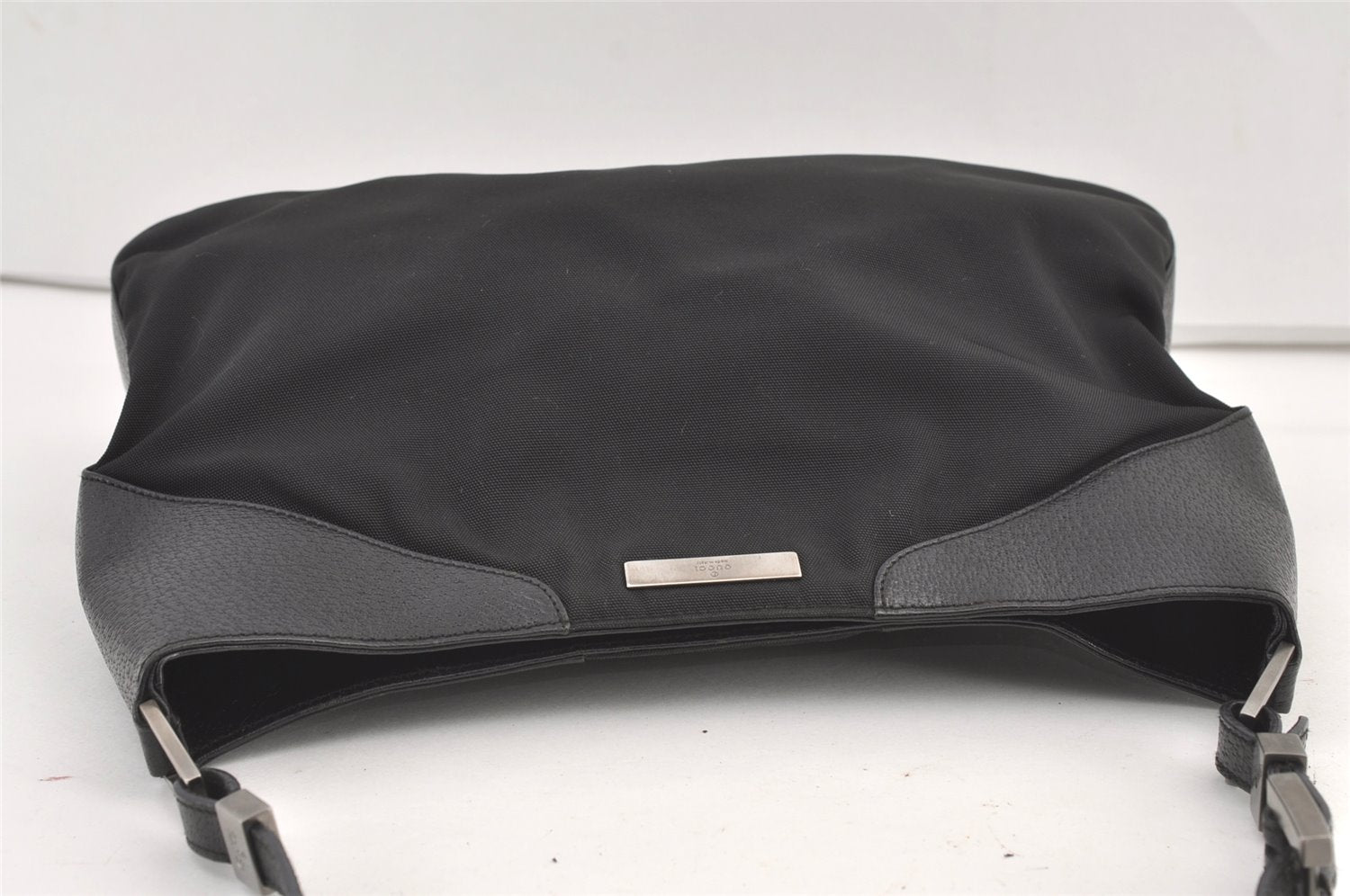 Authentic GUCCI Vintage Shoulder Bag Purse Nylon Leather 0013305 Black 8882J