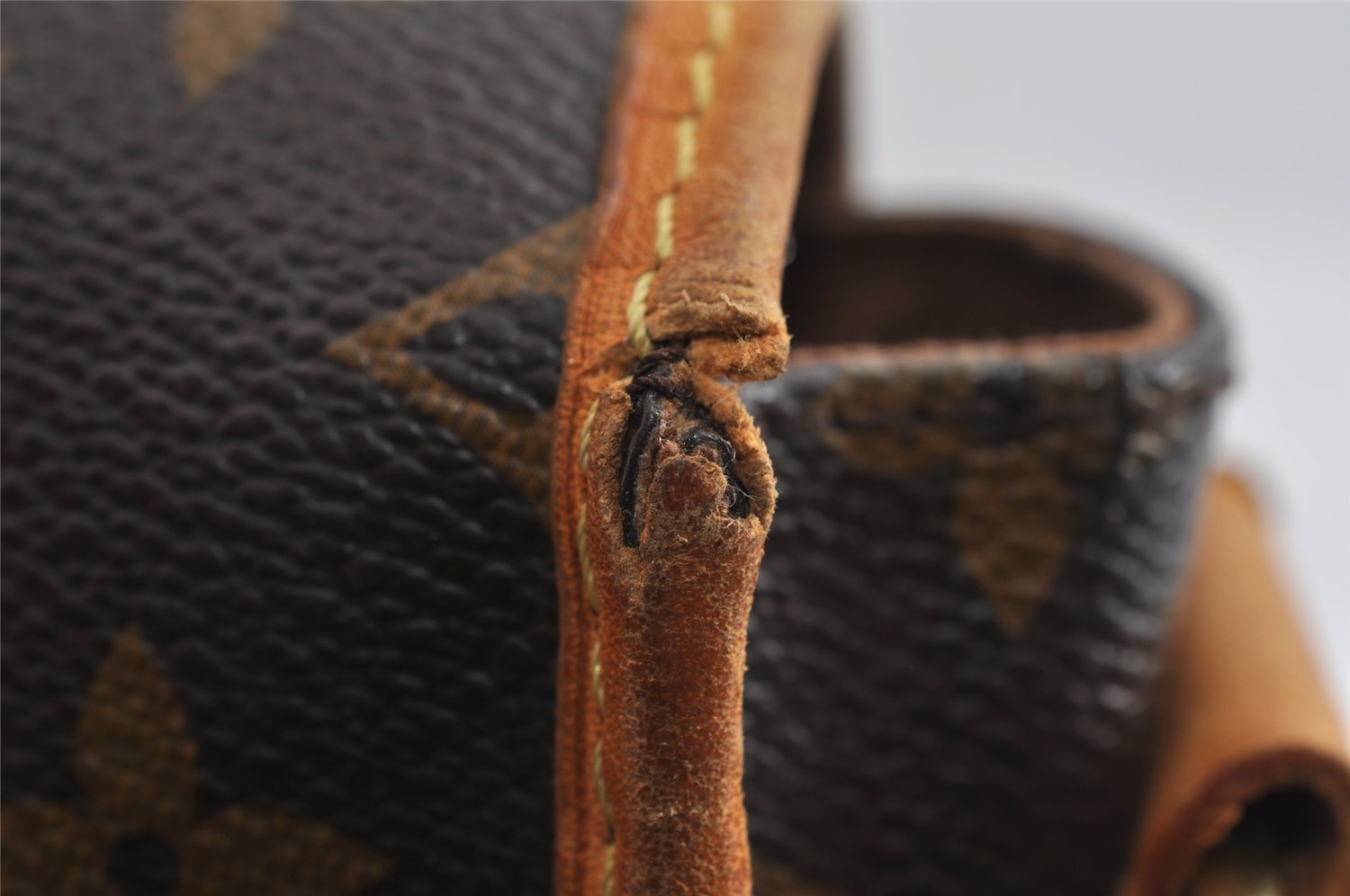 Auth Louis Vuitton Monogram Messenger Bosphore PM Shoulder Bag M40106 LV 8883I