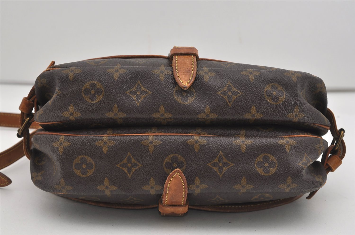 Authentic Louis Vuitton Monogram Saumur 30 Shoulder Cross Bag M42256 LV 8884I