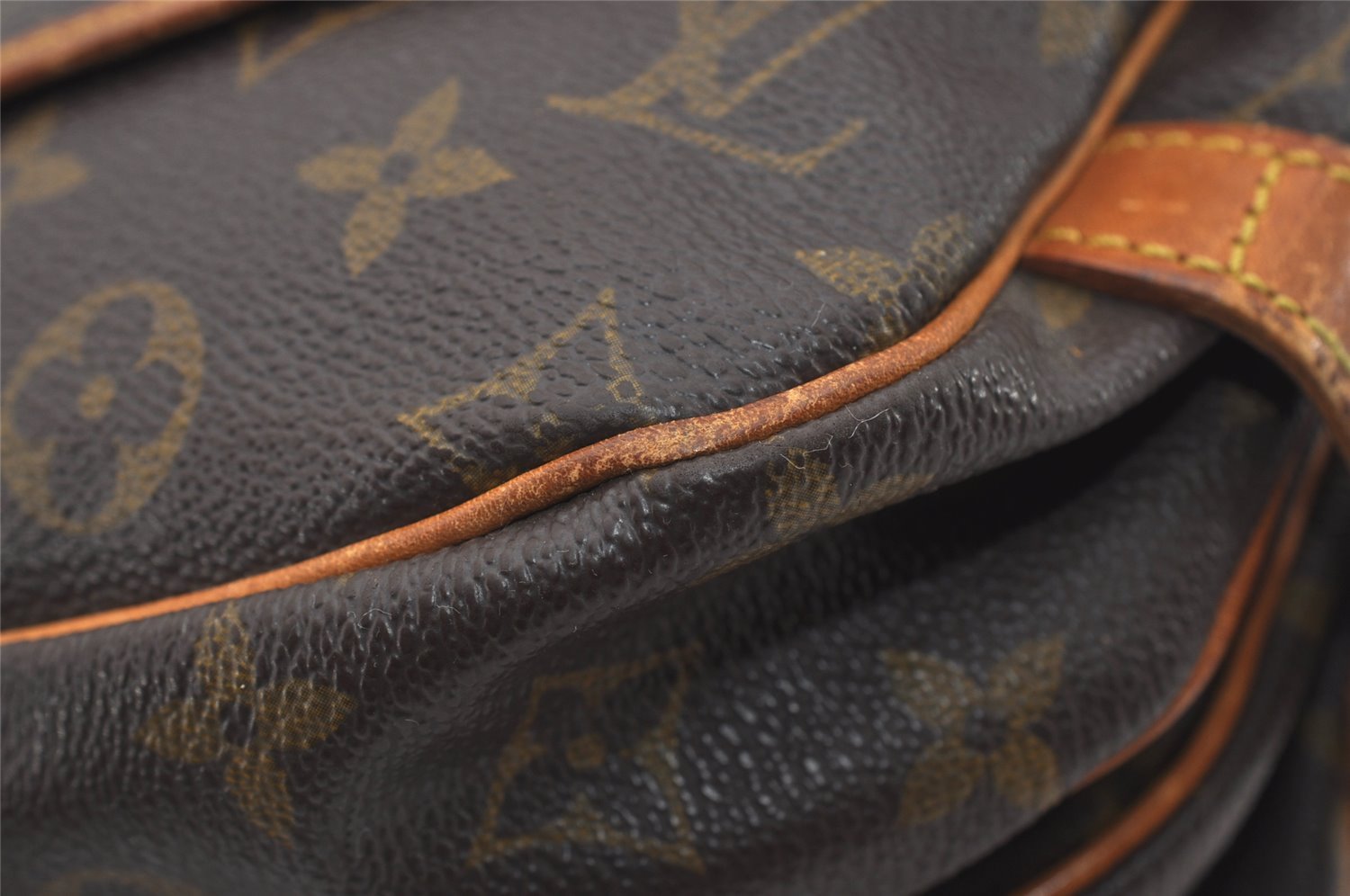 Authentic Louis Vuitton Monogram Saumur 30 Shoulder Cross Bag M42256 LV 8884I