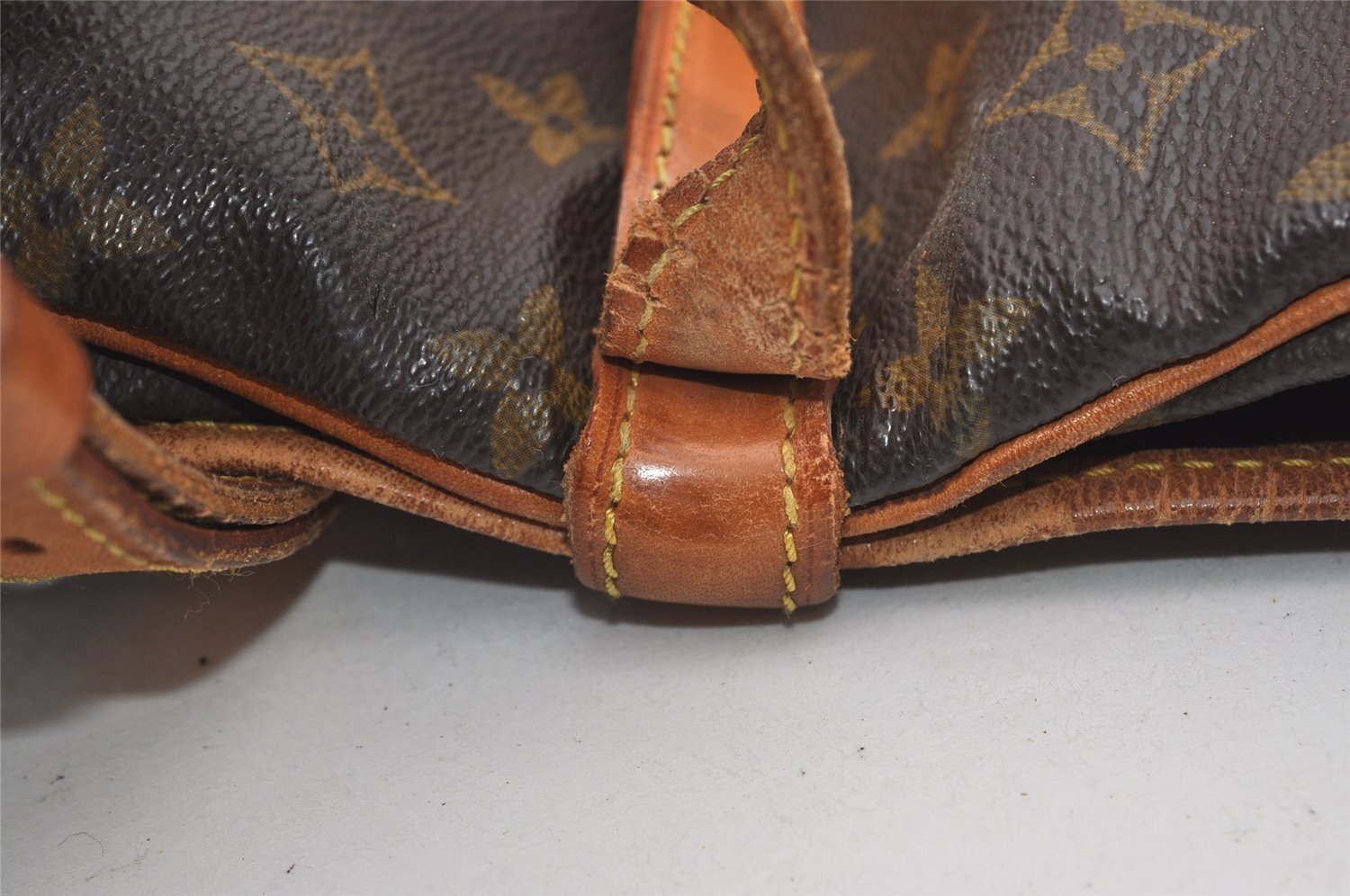 Authentic Louis Vuitton Monogram Saumur 30 Shoulder Cross Bag M42256 LV 8884I