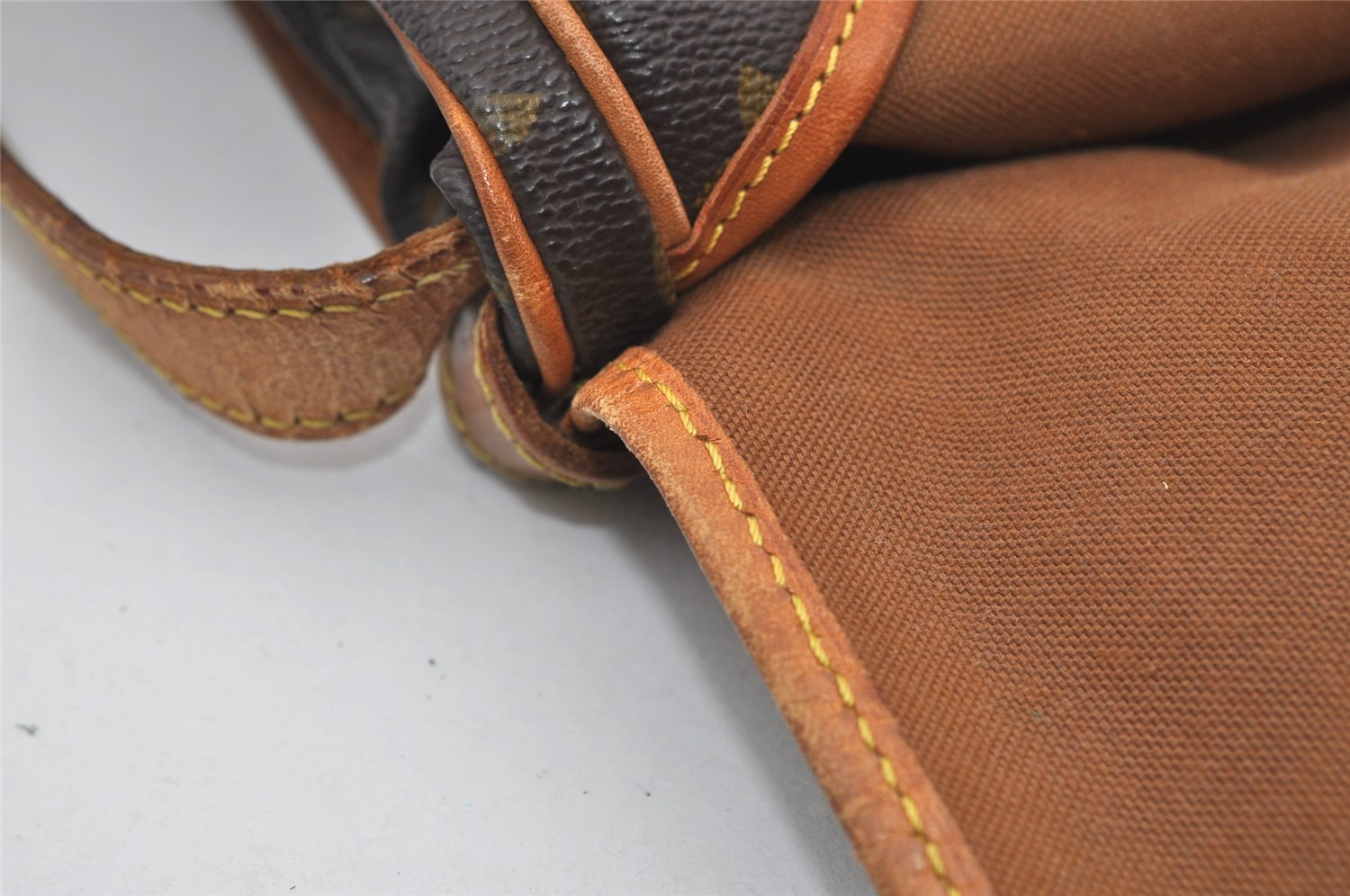 Authentic Louis Vuitton Monogram Saumur 30 Shoulder Cross Bag M42256 LV 8884I